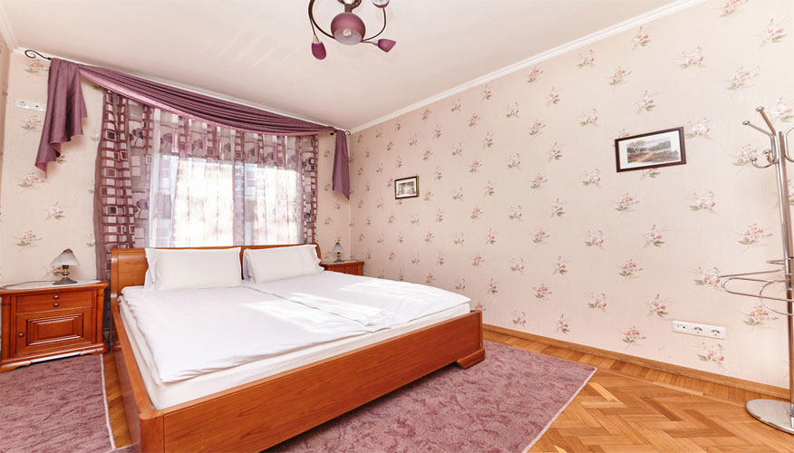 Luxury rental with jacuzzi in Chisinau: 3 rooms, 2 bedrooms, 75 m²